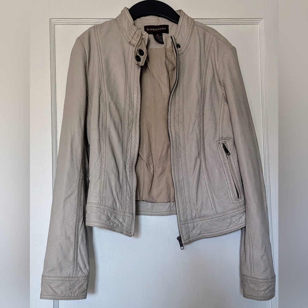 Bagatelle Women's Genuine Leather Motorcycle Style Slim Fit Jacket. Size Small.